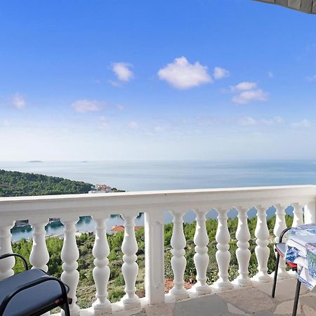 1 Bedroom Stunning Apartment In Primosten Exterior photo