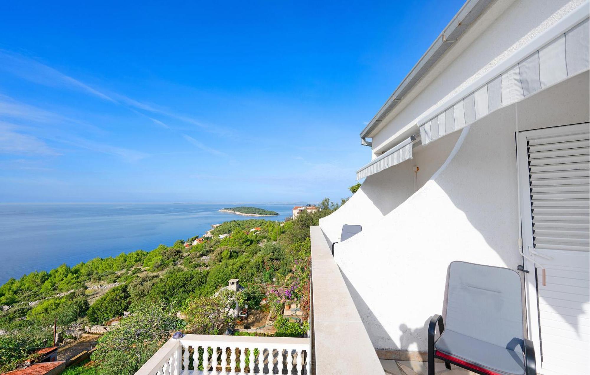 1 Bedroom Stunning Apartment In Primosten Exterior photo